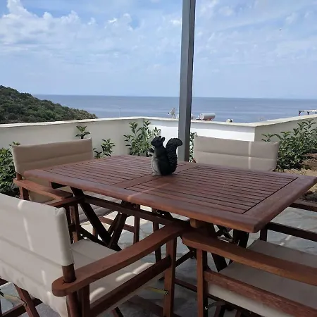 Above The Sea Apartment