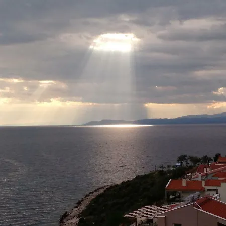 Apartment Above The Sea Skala Marion