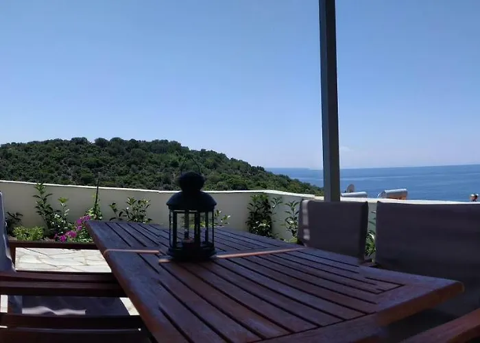 Апартаменты Above The Sea *