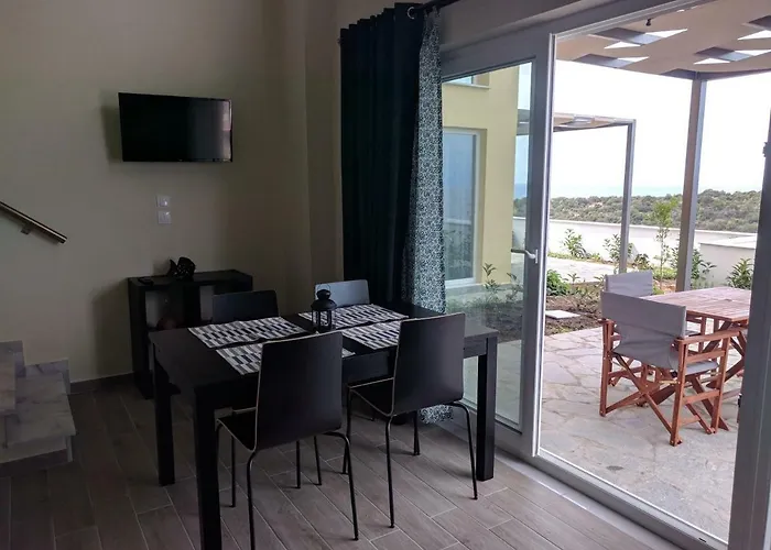 Above The Sea * Skála Marión